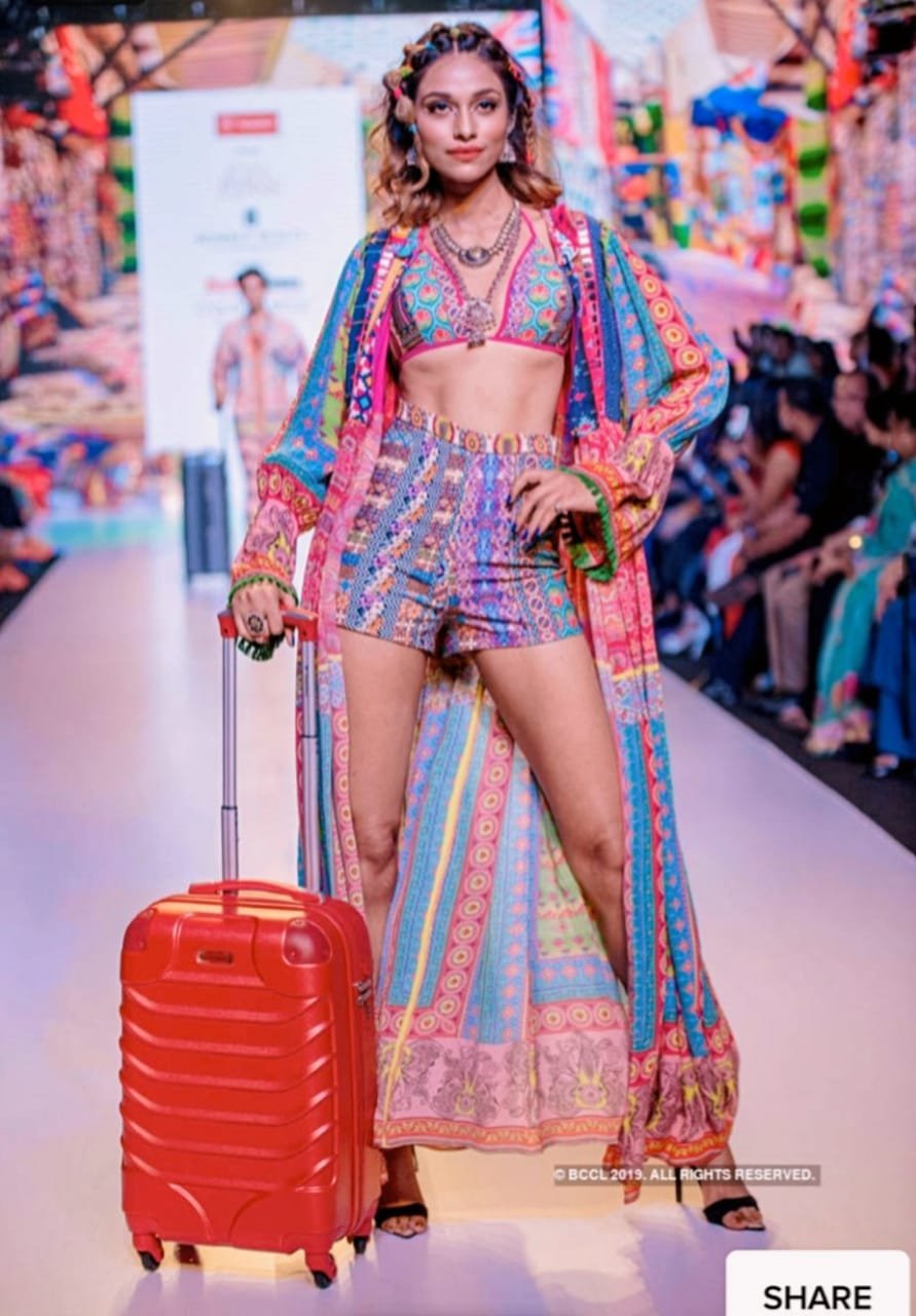 00F5F1FA-7EFB-41C5-8E18-981A2D55C5E7 00F5F1FA-7EFB-41C5-8E18-981A2D55C5E7